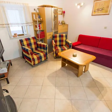 Apartment Apartman Barada Slatine